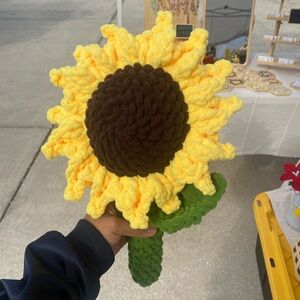 Vibrant Crochet Sunflower